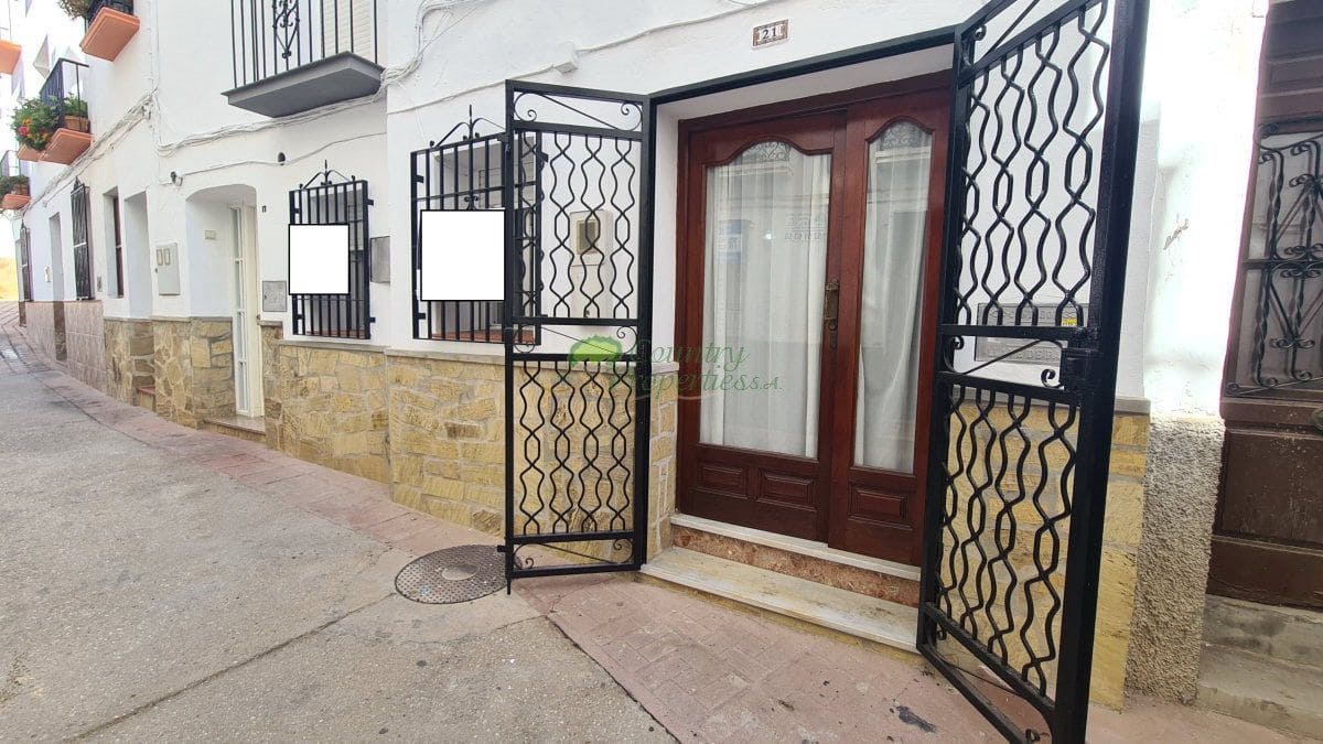 5 soveværelse Byhus til salg i Competa - € 155.000 (Ref: 8572139)