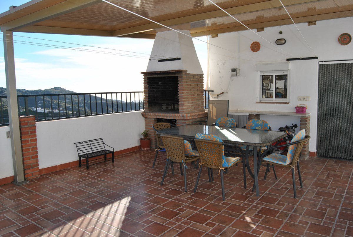 3 soveværelse Byhus til salg i Competa - € 184.000 (Ref: 8601327)