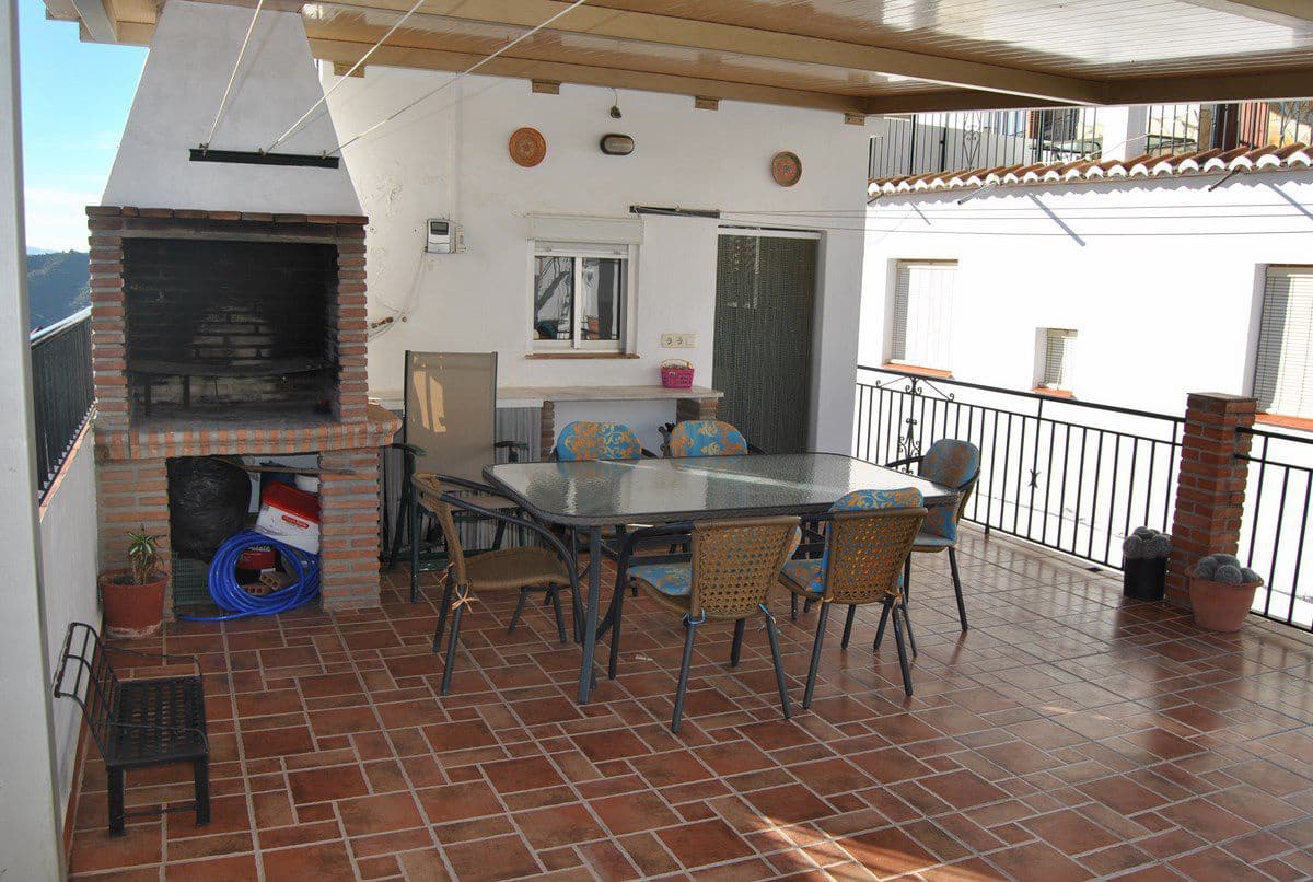 3 soveværelse Byhus til salg i Competa - € 184.000 (Ref: 8601327)