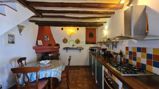 2 soveværelse Byhus til salg i Canillas de Albaida - € 152.000 (Ref: 8654604)