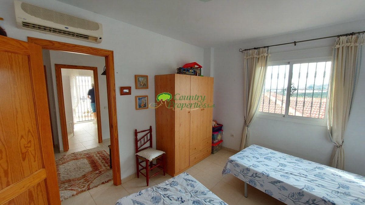 3 slaapkamer Villa te koop in Torrox met garage - € 425.000 (Ref: 8658245)