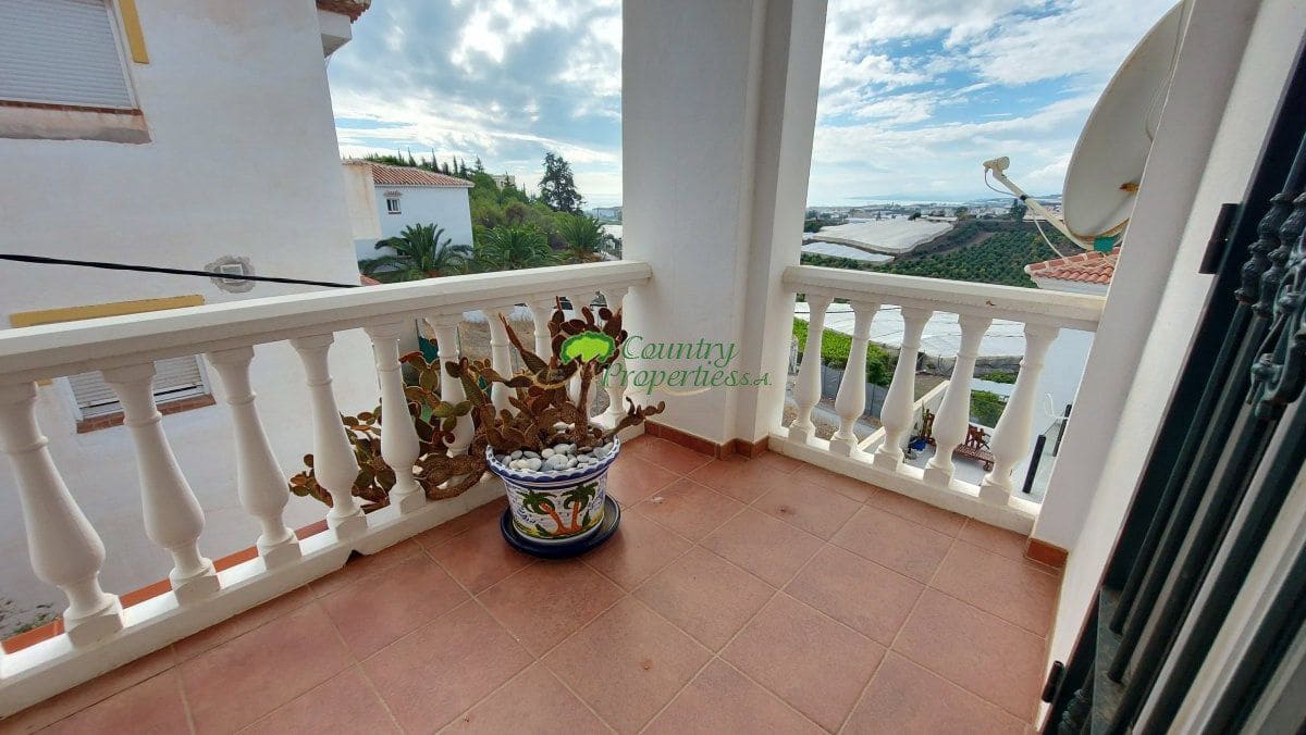 3 slaapkamer Villa te koop in Torrox met garage - € 425.000 (Ref: 8658245)