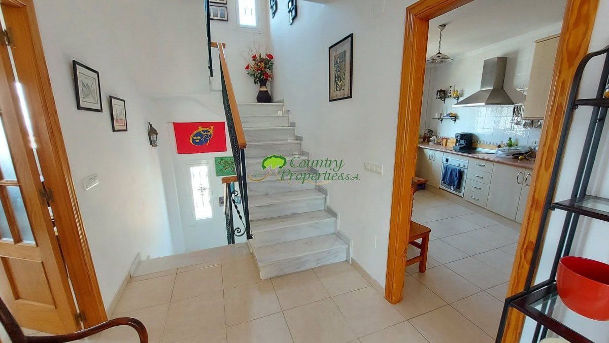 3 slaapkamer Villa te koop in Torrox met garage - € 425.000 (Ref: 8658245)