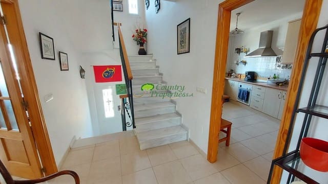 3 slaapkamer Villa te koop in Torrox met garage - € 425.000 (Ref: 8658245)