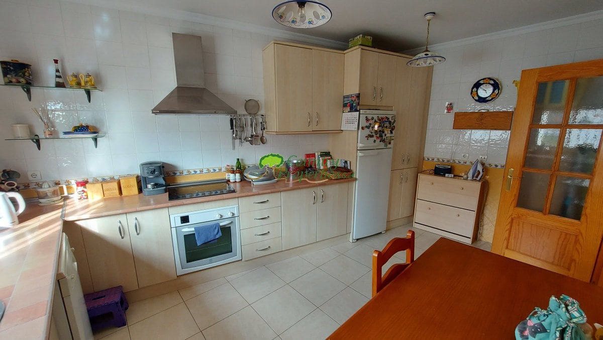 3 slaapkamer Villa te koop in Torrox met garage - € 425.000 (Ref: 8658245)