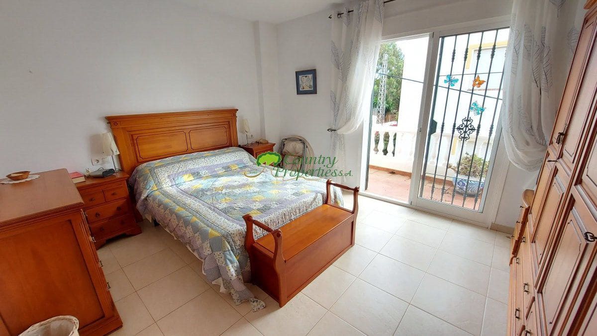 3 slaapkamer Villa te koop in Torrox met garage - € 425.000 (Ref: 8658245)