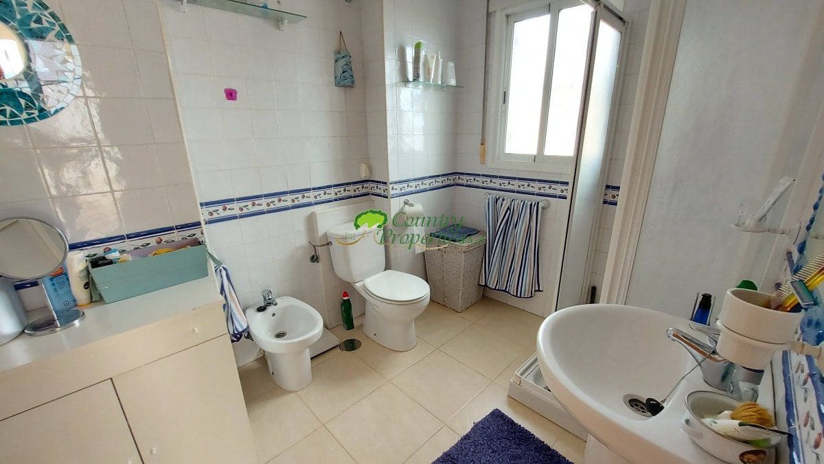 3 slaapkamer Villa te koop in Torrox met garage - € 425.000 (Ref: 8658245)