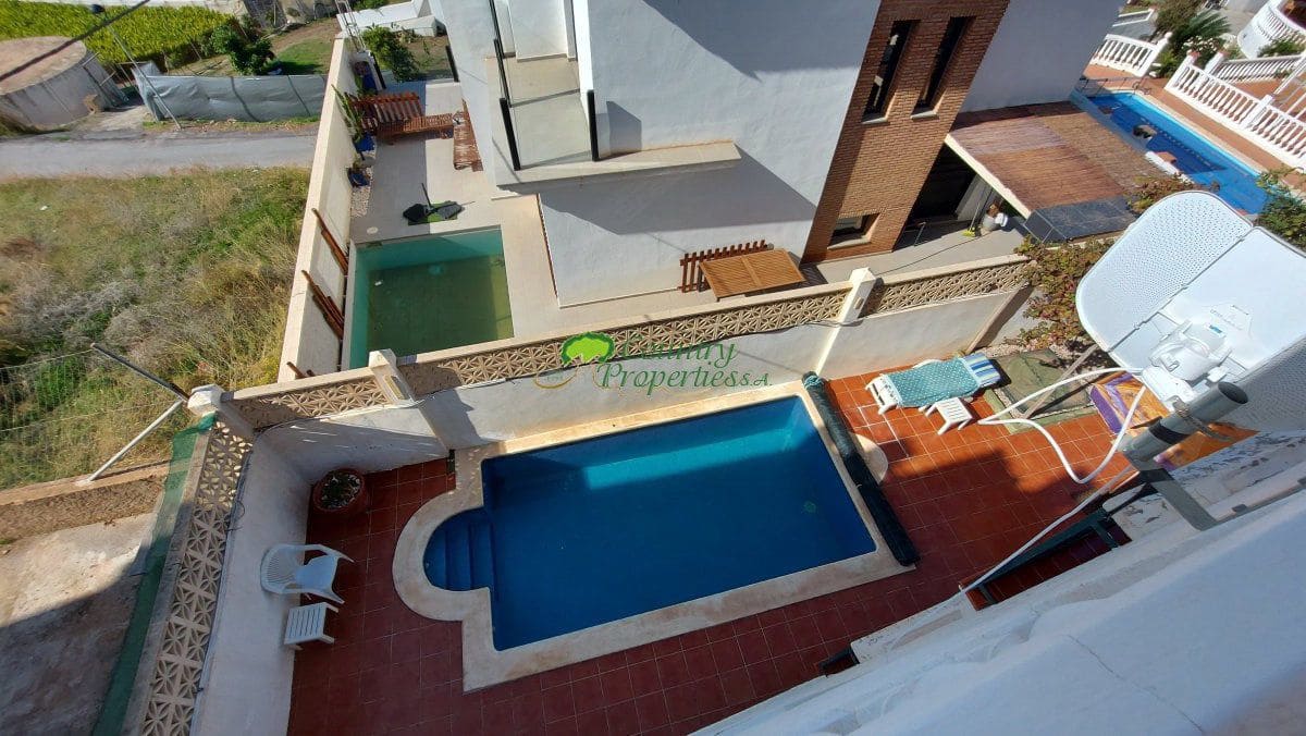 3 slaapkamer Villa te koop in Torrox met garage - € 425.000 (Ref: 8658245)