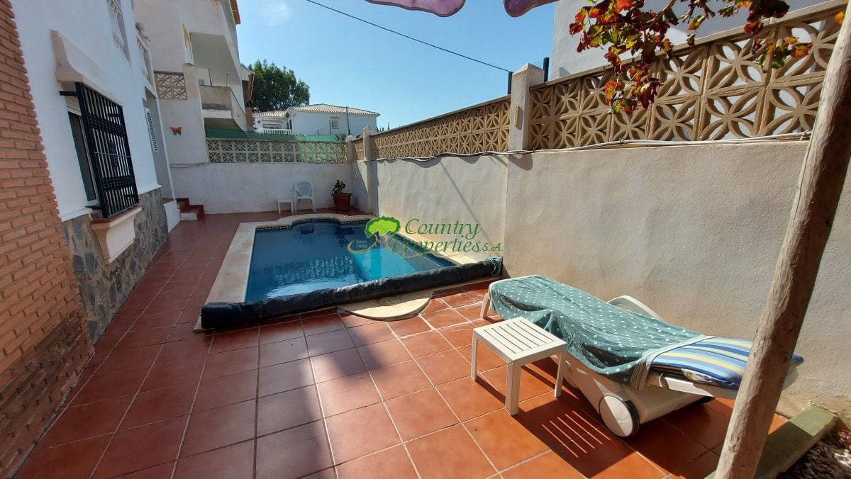 3 slaapkamer Villa te koop in Torrox met garage - € 425.000 (Ref: 8658245)