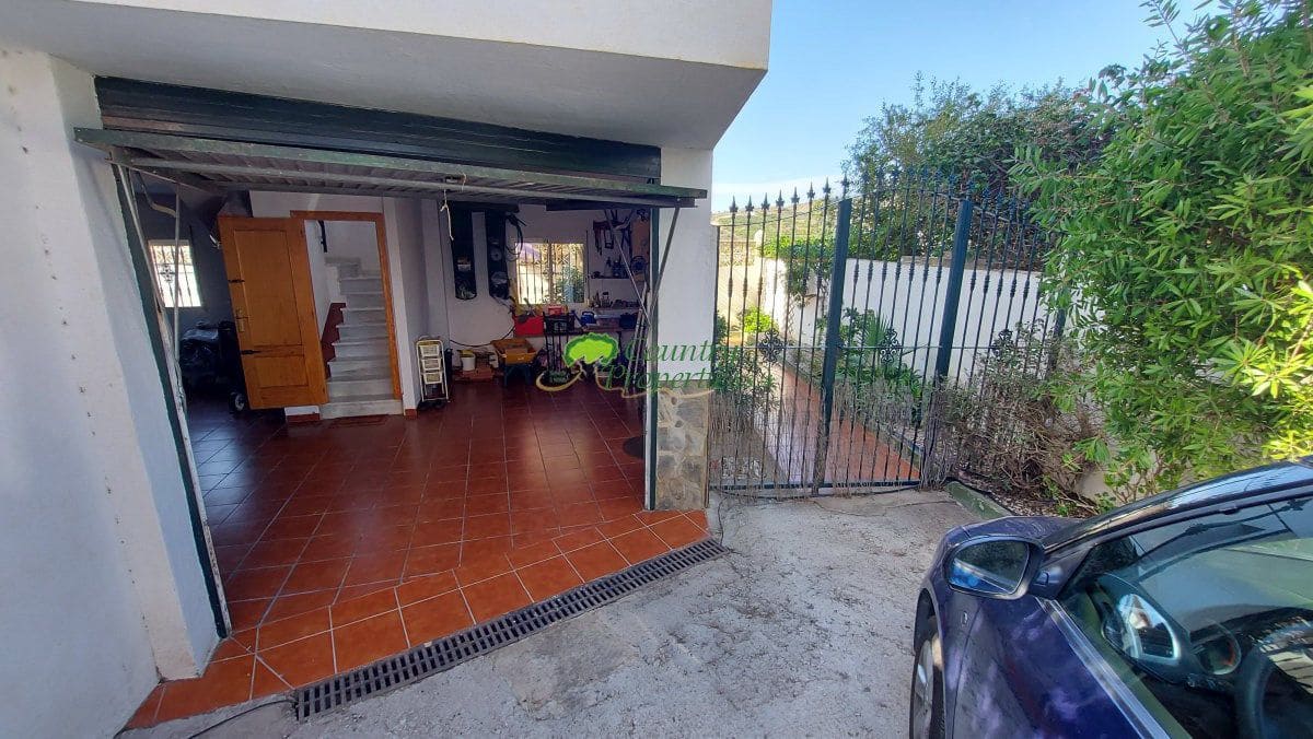 3 slaapkamer Villa te koop in Torrox met garage - € 425.000 (Ref: 8658245)