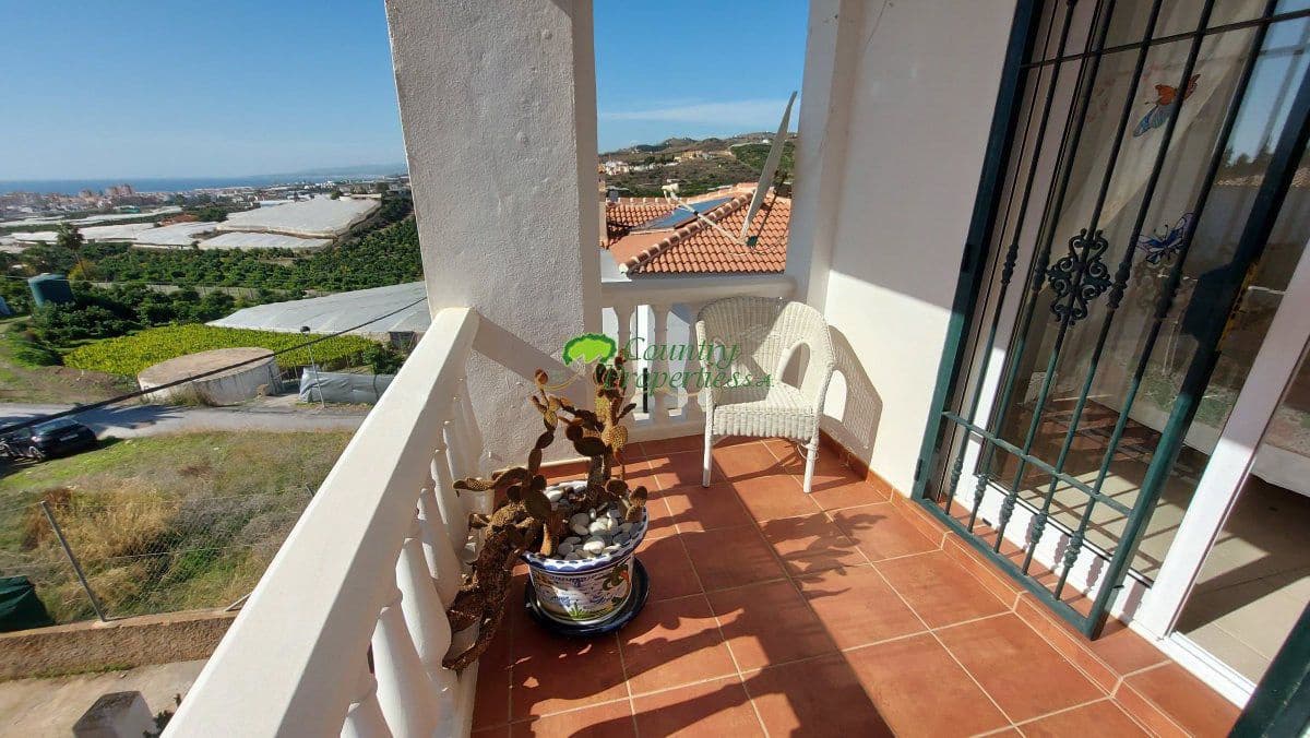 3 slaapkamer Villa te koop in Torrox met garage - € 425.000 (Ref: 8658245)