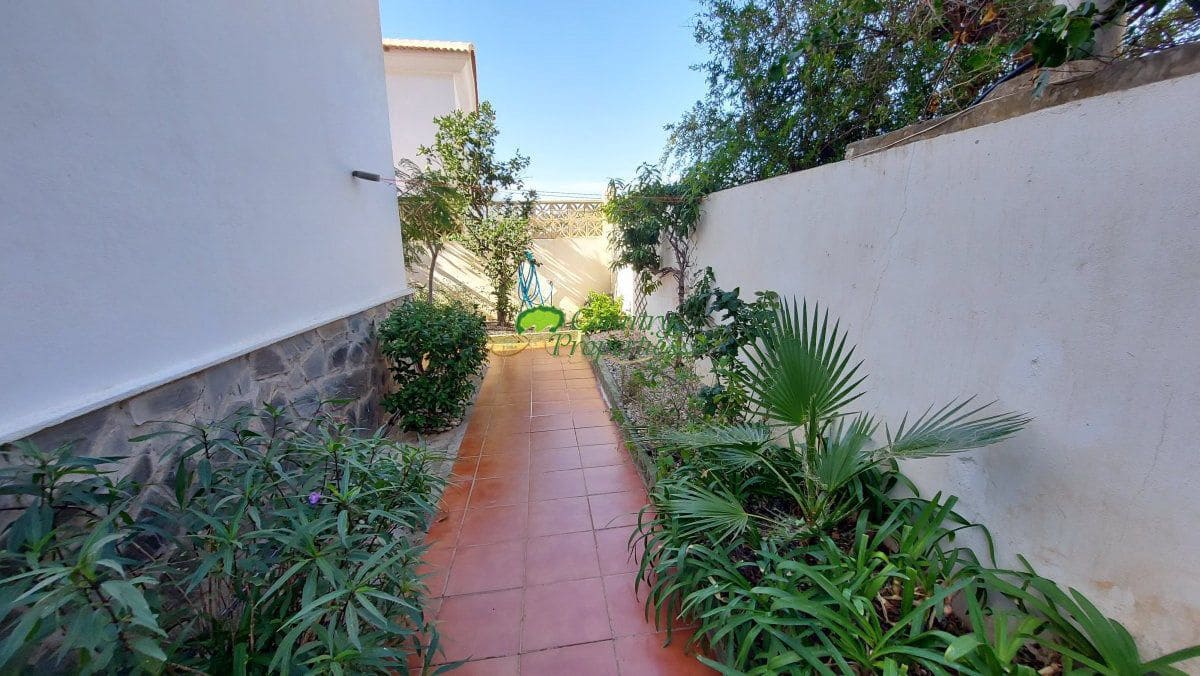 3 slaapkamer Villa te koop in Torrox met garage - € 425.000 (Ref: 8658245)