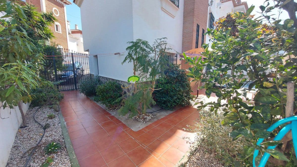 3 slaapkamer Villa te koop in Torrox met garage - € 425.000 (Ref: 8658245)