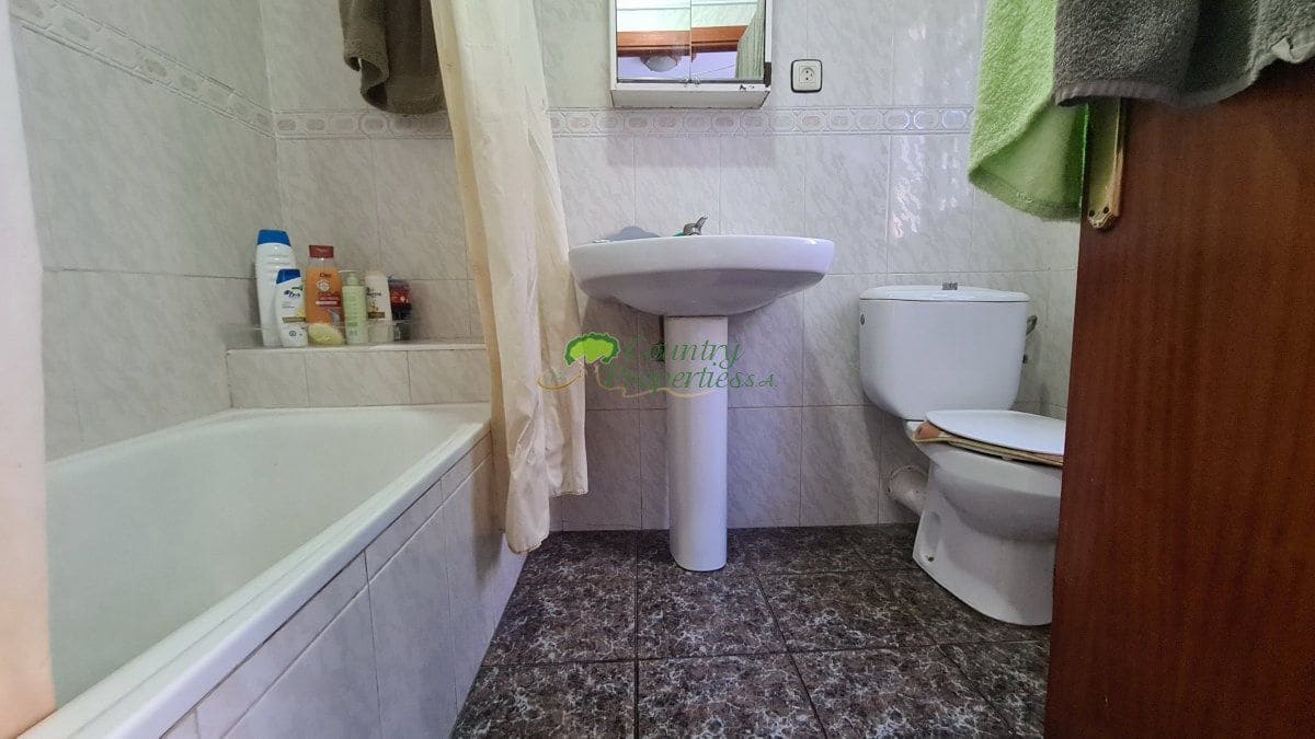 3 slaapkamer Huis te koop in Sayalonga - € 129.000 (Ref: 8697822)