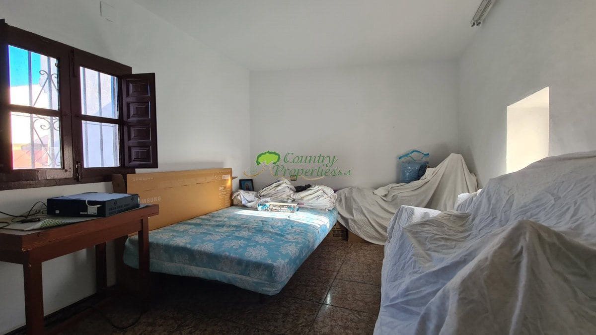 3 slaapkamer Huis te koop in Sayalonga - € 129.000 (Ref: 8697822)