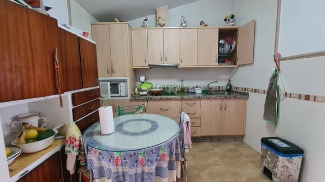 3 soveværelse Byhus til salg i Sayalonga - € 129.000 (Ref: 8697822)