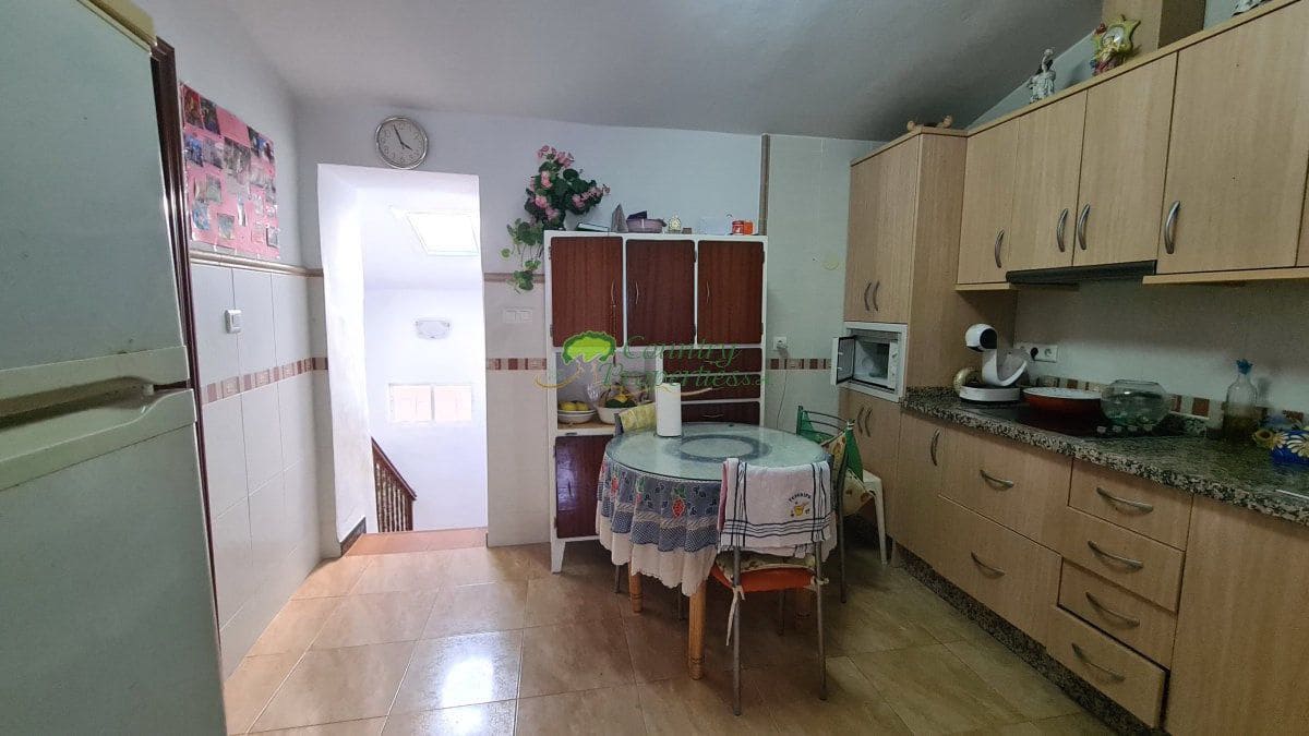 3 slaapkamer Huis te koop in Sayalonga - € 129.000 (Ref: 8697822)