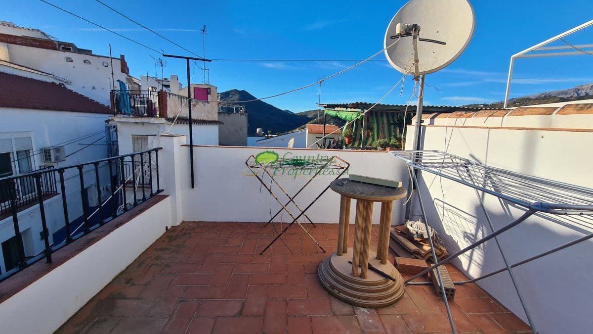 3 slaapkamer Huis te koop in Sayalonga - € 129.000 (Ref: 8697822)