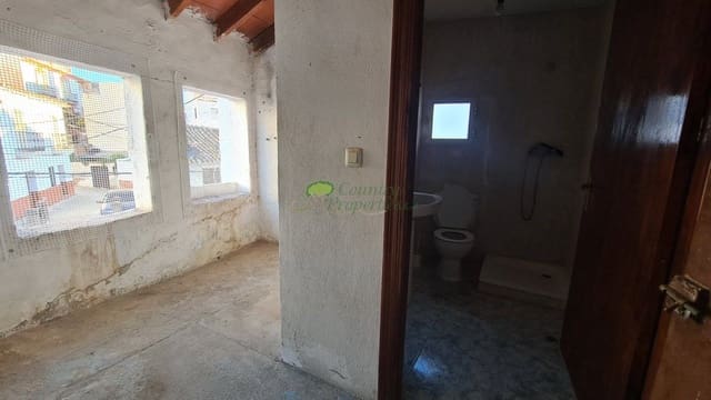 3 makuuhuone Omakotitalo myytävänä paikassa Benamargosa - 85 000 € (Ref: 8781124)