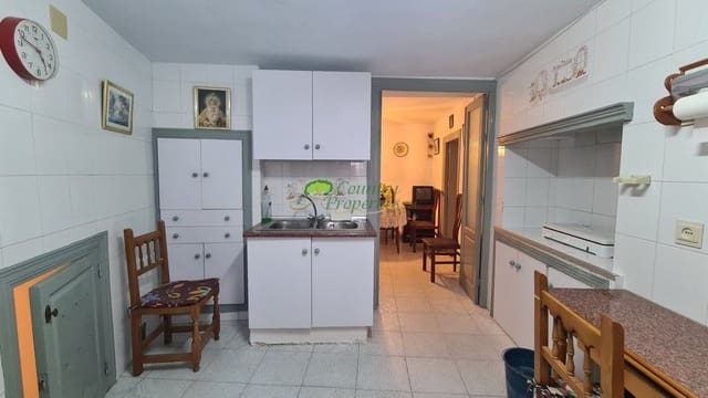 4 bedroom Townhouse for sale in Cómpeta - € 169,000 (Ref: 8801359)