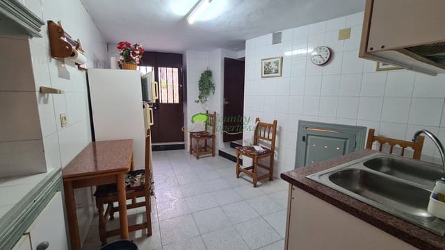4 bedroom Townhouse for sale in Cómpeta - € 169,000 (Ref: 8801359)
