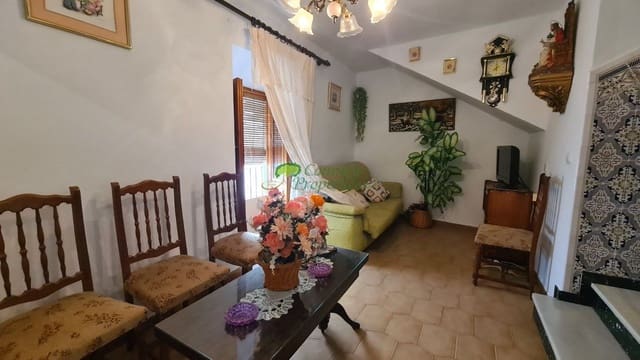 4 bedroom Townhouse for sale in Cómpeta - € 169,000 (Ref: 8801359)
