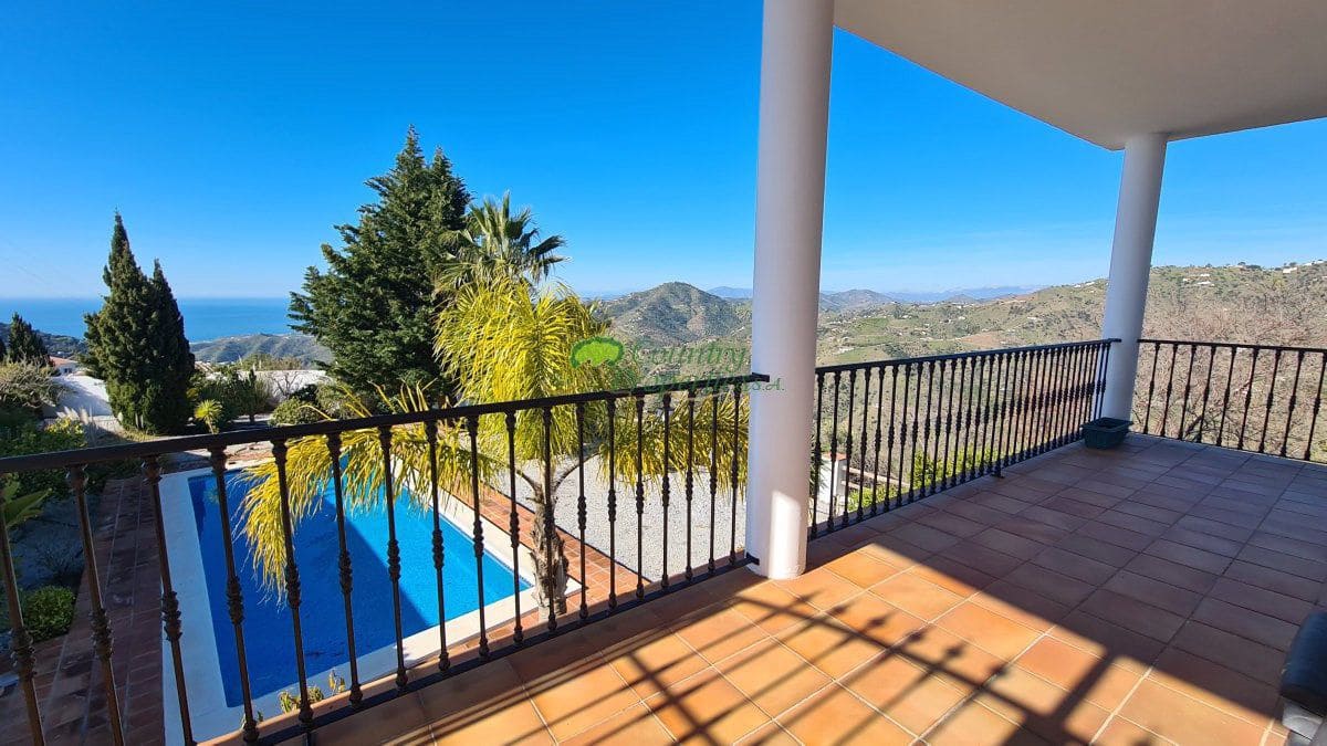 3 sypialnia Finka/Dom wiejski na sprzedaż w Competa z garażem - 790 000 € (Ref: 8827236)