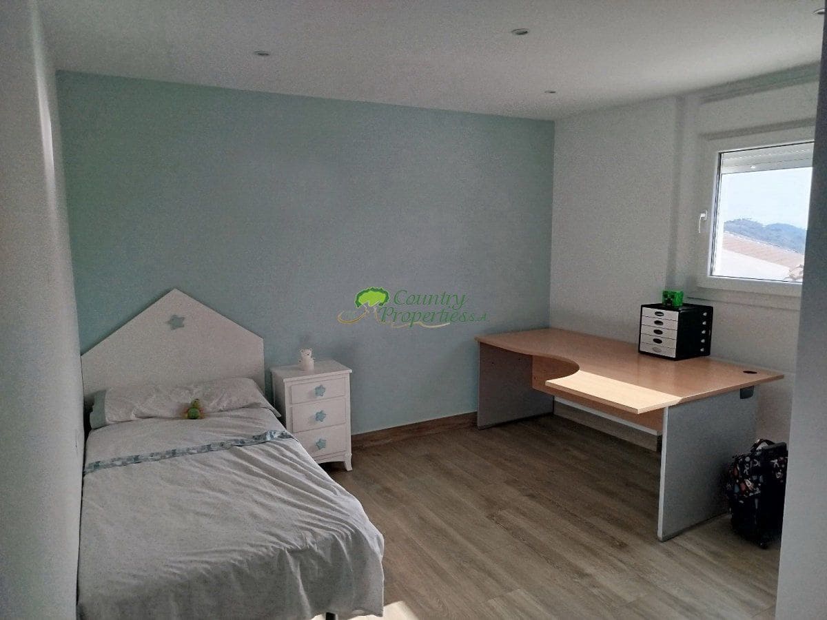 4 soveværelse Byhus til salg i Competa - € 445.000 (Ref: 8854573)