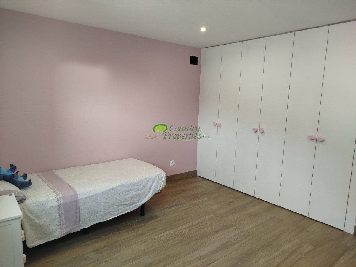 4 soveværelse Byhus til salg i Competa - € 445.000 (Ref: 8854573)