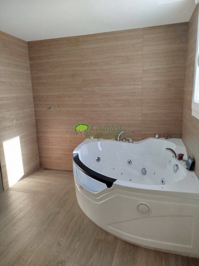 4 soveværelse Byhus til salg i Competa - € 445.000 (Ref: 8854573)