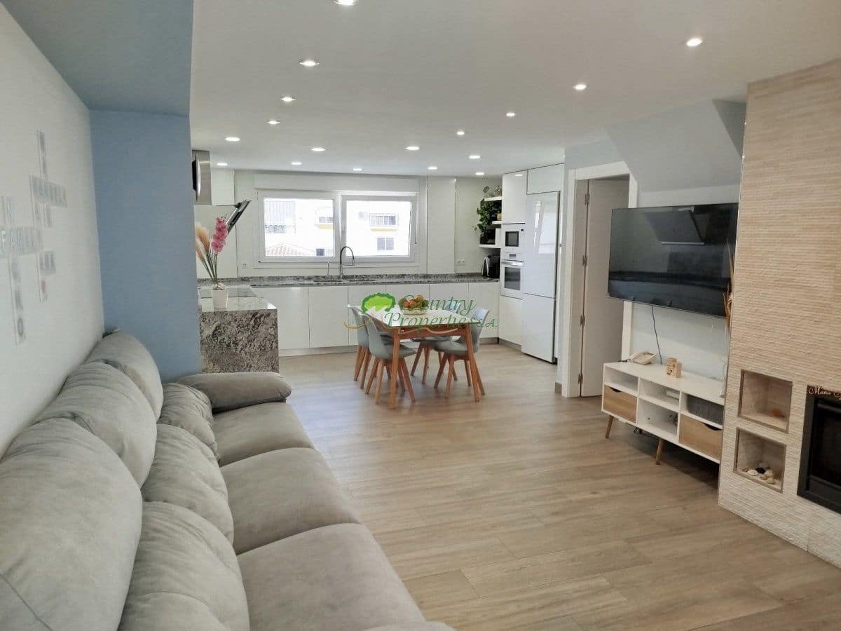 4 soveværelse Byhus til salg i Competa - € 445.000 (Ref: 8854573)