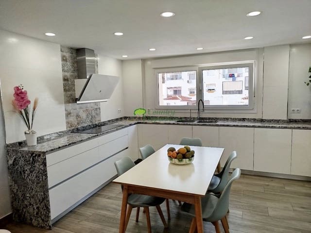 4 sypialnia Dom na sprzedaż w Cómpeta - 445 000 € (Ref: 8854573)