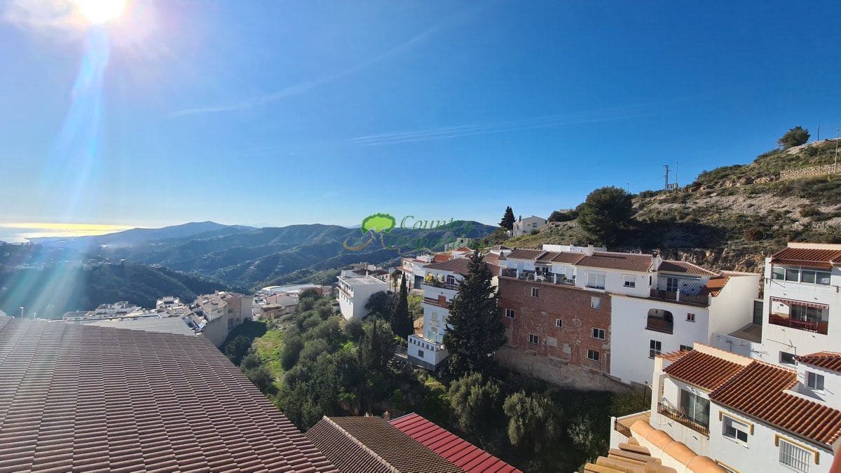 4 soveværelse Byhus til salg i Competa - € 445.000 (Ref: 8854573)