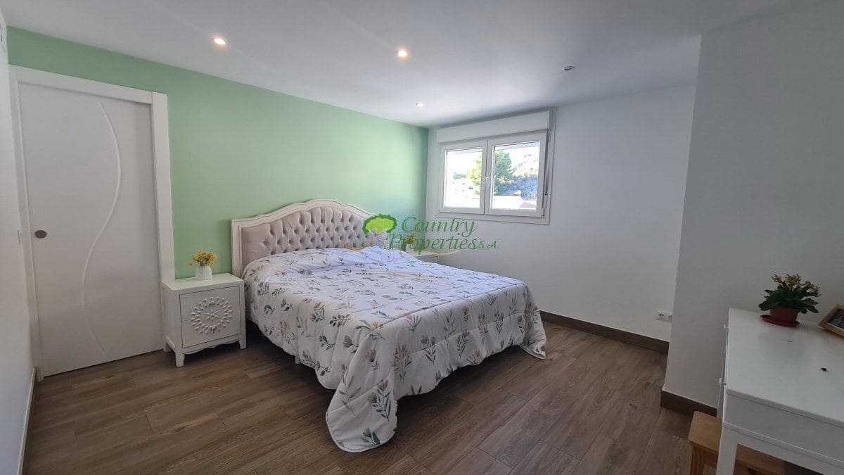 4 soveværelse Byhus til salg i Competa - € 445.000 (Ref: 8854573)