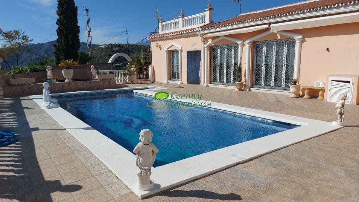 3 makuuhuone Maalaistalo myytävänä paikassa Torrox mukana 
autotalli - 529 000 € (Ref: 8906526)