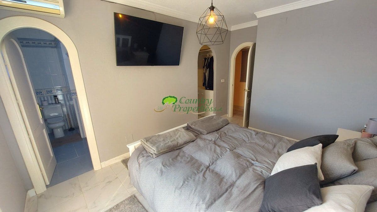 3 makuuhuone Maalaistalo myytävänä paikassa Torrox mukana 
autotalli - 529 000 € (Ref: 8906526)