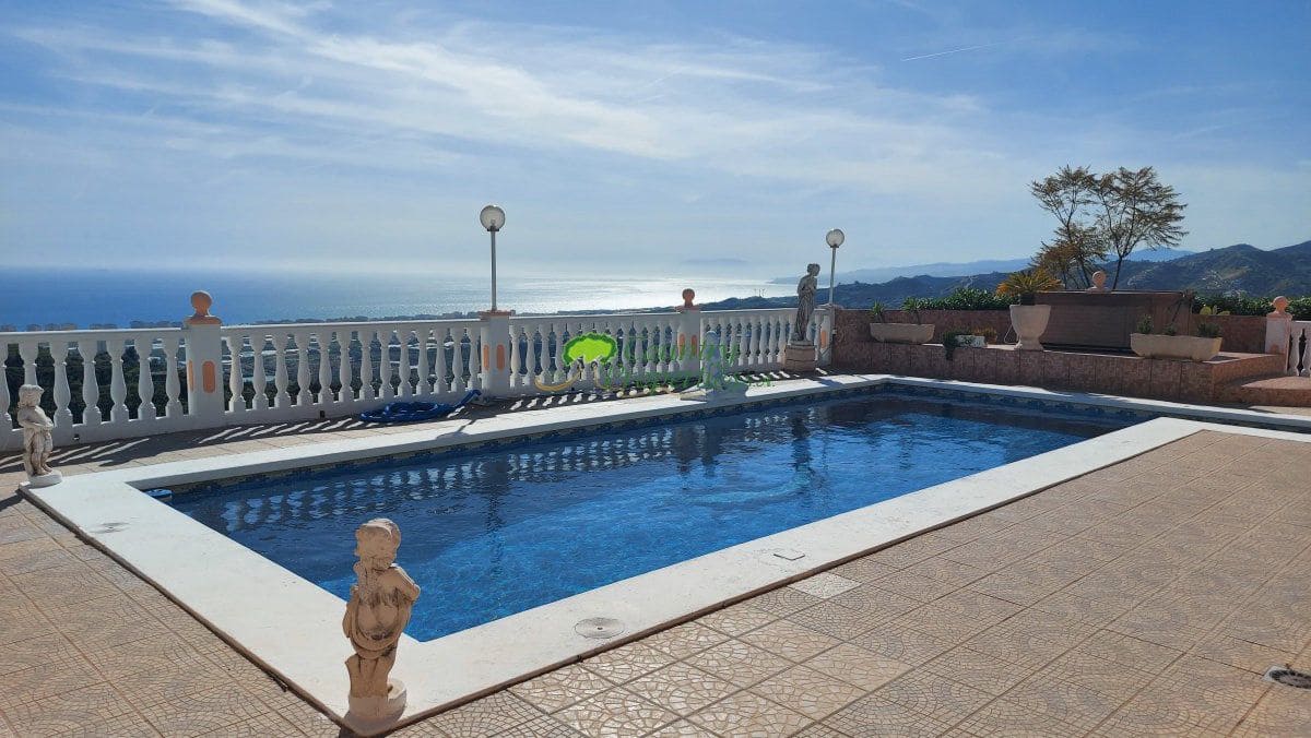 3 makuuhuone Maalaistalo myytävänä paikassa Torrox mukana 
autotalli - 529 000 € (Ref: 8906526)