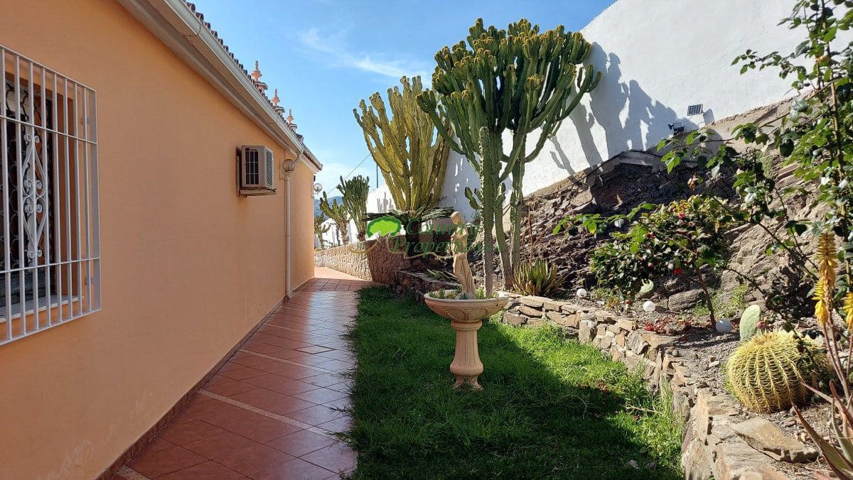 3 makuuhuone Maalaistalo myytävänä paikassa Torrox mukana 
autotalli - 529 000 € (Ref: 8906526)