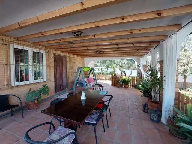 Finca/Casa Rural de 4 habitaciones en Cómpeta en venta con garaje - 599.000 € (Ref: 8960384)