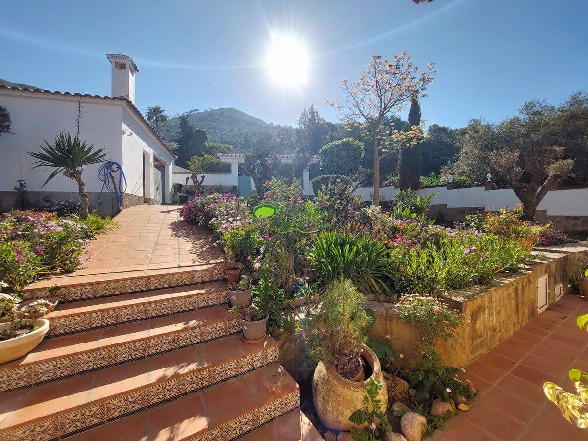 4 chambre Finca/Maison de Campagne à vendre à Competa avec garage - 599 000 € (Ref: 8960384)