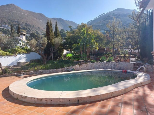 Finca/Casa Rural de 4 habitaciones en Cómpeta en venta con garaje - 599.000 € (Ref: 8960384)