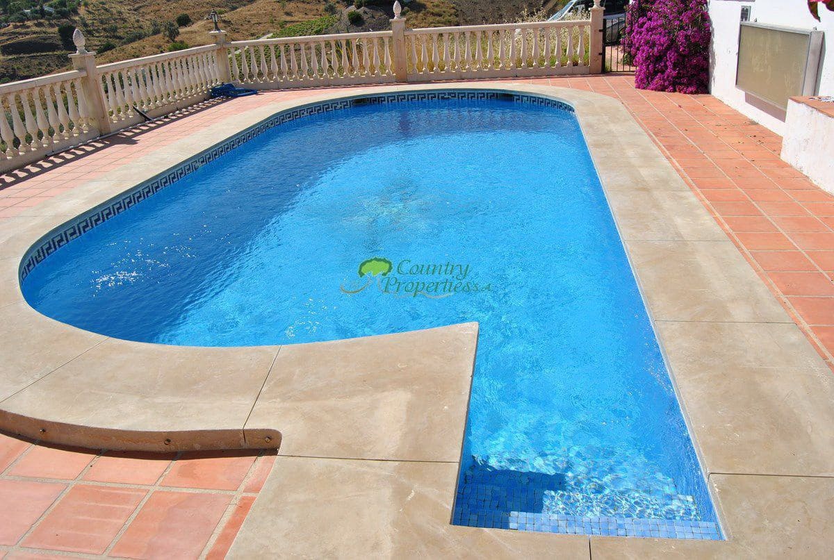 5 slaapkamer Finca/Landhuis te koop in Competa met garage - € 395.000 (Ref: 9059848)