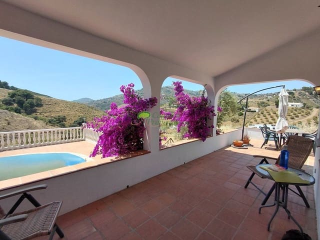 5 bedroom Finca/Country House for sale in Cómpeta with garage - € 395,000 (Ref: 9059848)
