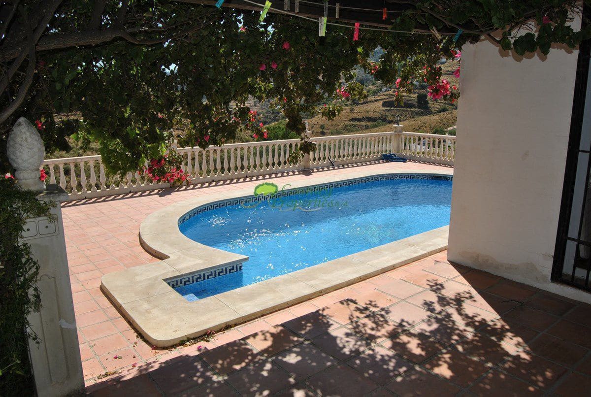 5 slaapkamer Finca/Landhuis te koop in Competa met garage - € 395.000 (Ref: 9059848)