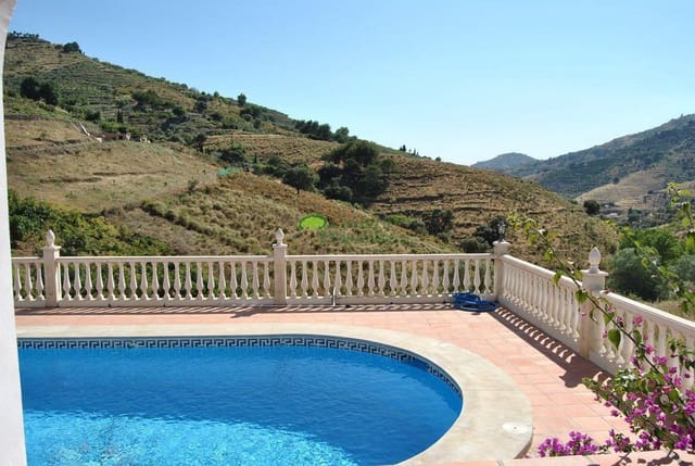 5 bedroom Finca/Country House for sale in Cómpeta with garage - € 395,000 (Ref: 9059848)