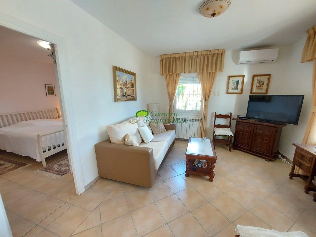 2 soveværelse Villa til leje i Torre del Mar med garage - € 900 (Ref: 9257681)