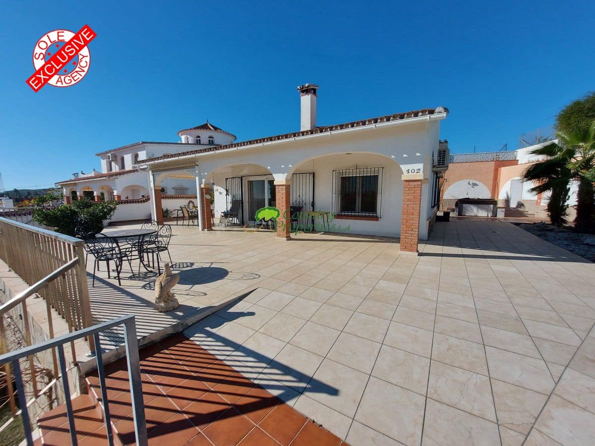 2 soveværelse Villa til leje i Torre del Mar med garage - € 900 (Ref: 9257681)