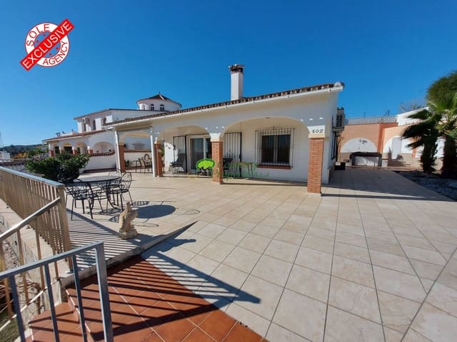 2 slaapkamer Villa te huur in Torre del Mar, Vélez-Málaga met garage - € 900 (Ref: 9257681)