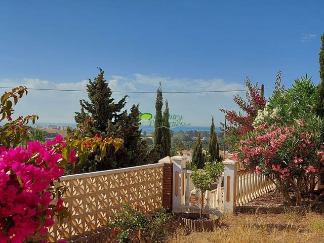 2 slaapkamer Villa te huur in Torre del Mar, Vélez-Málaga met garage - € 900 (Ref: 9257681)