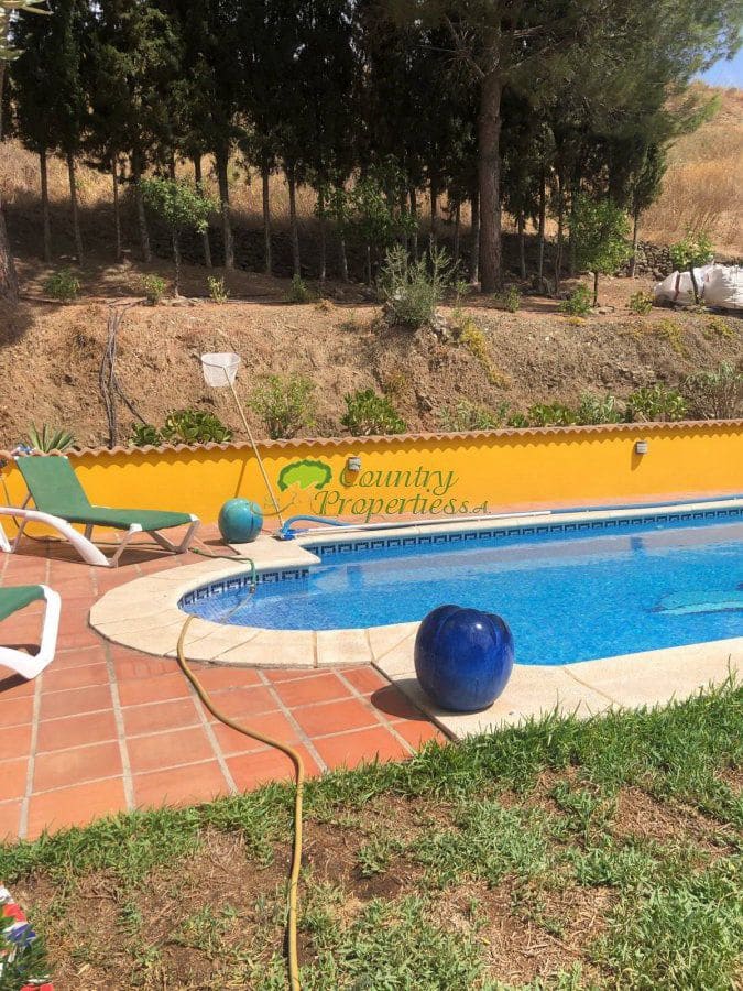 4 soverom Finca/Herregård til salgs i Canillas de Albaida med garasje - € 359 000 (Ref: 9285671)